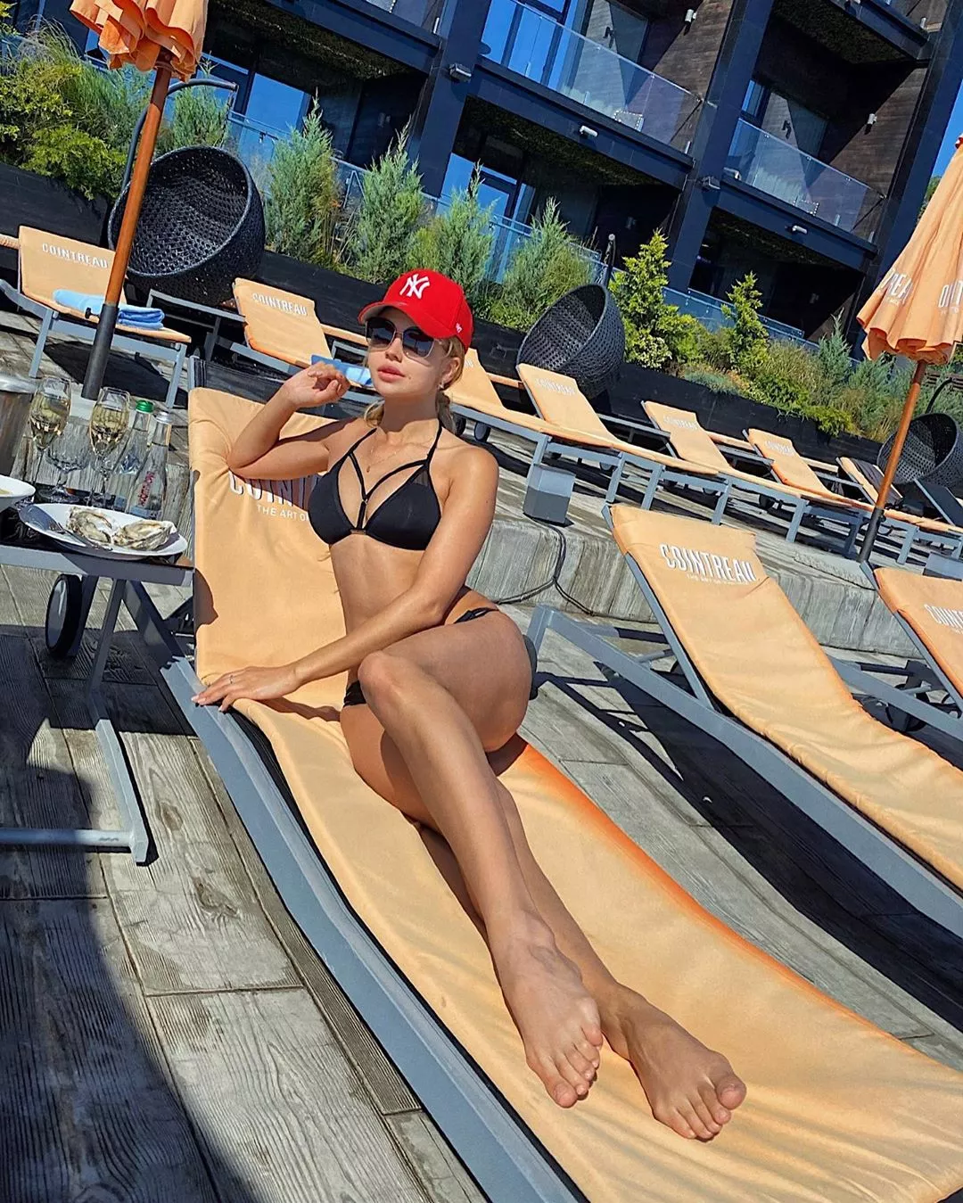 Piękna gwiazda disco polo w samym bikini w ukraińskim kurorcie! Pokazała ciało warte grzechu!